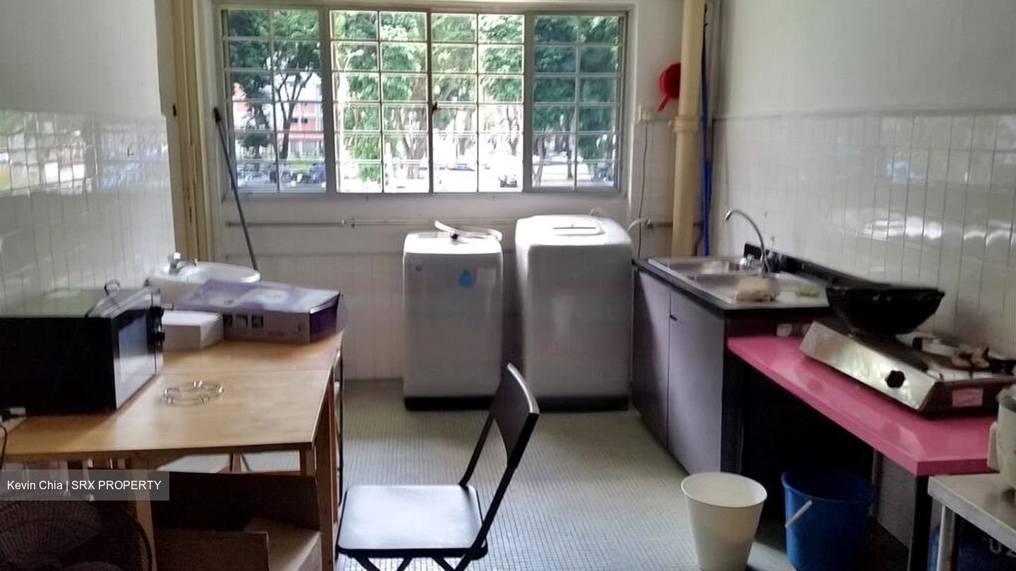 Ang Mo Kio Avenue 10 (D20), Shop House #457396101